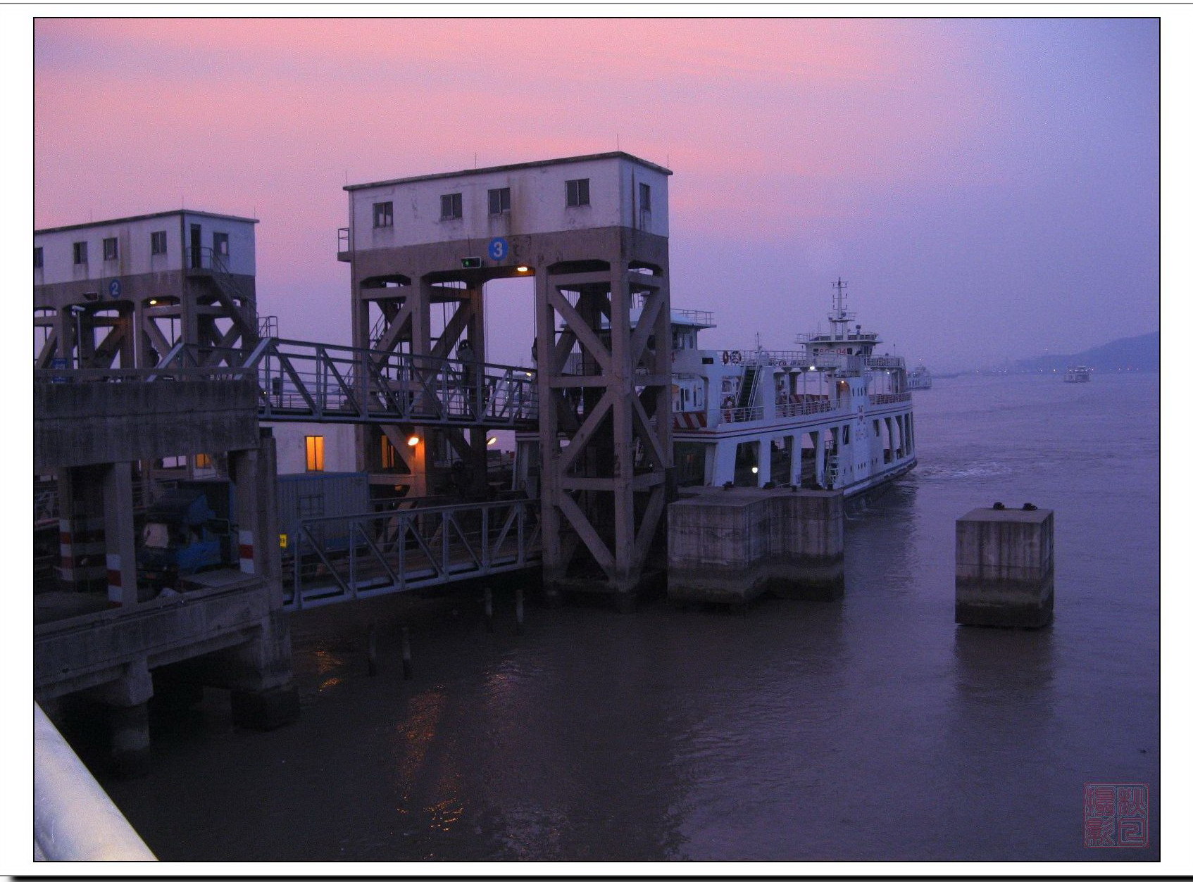 Ƭ 071.jpg