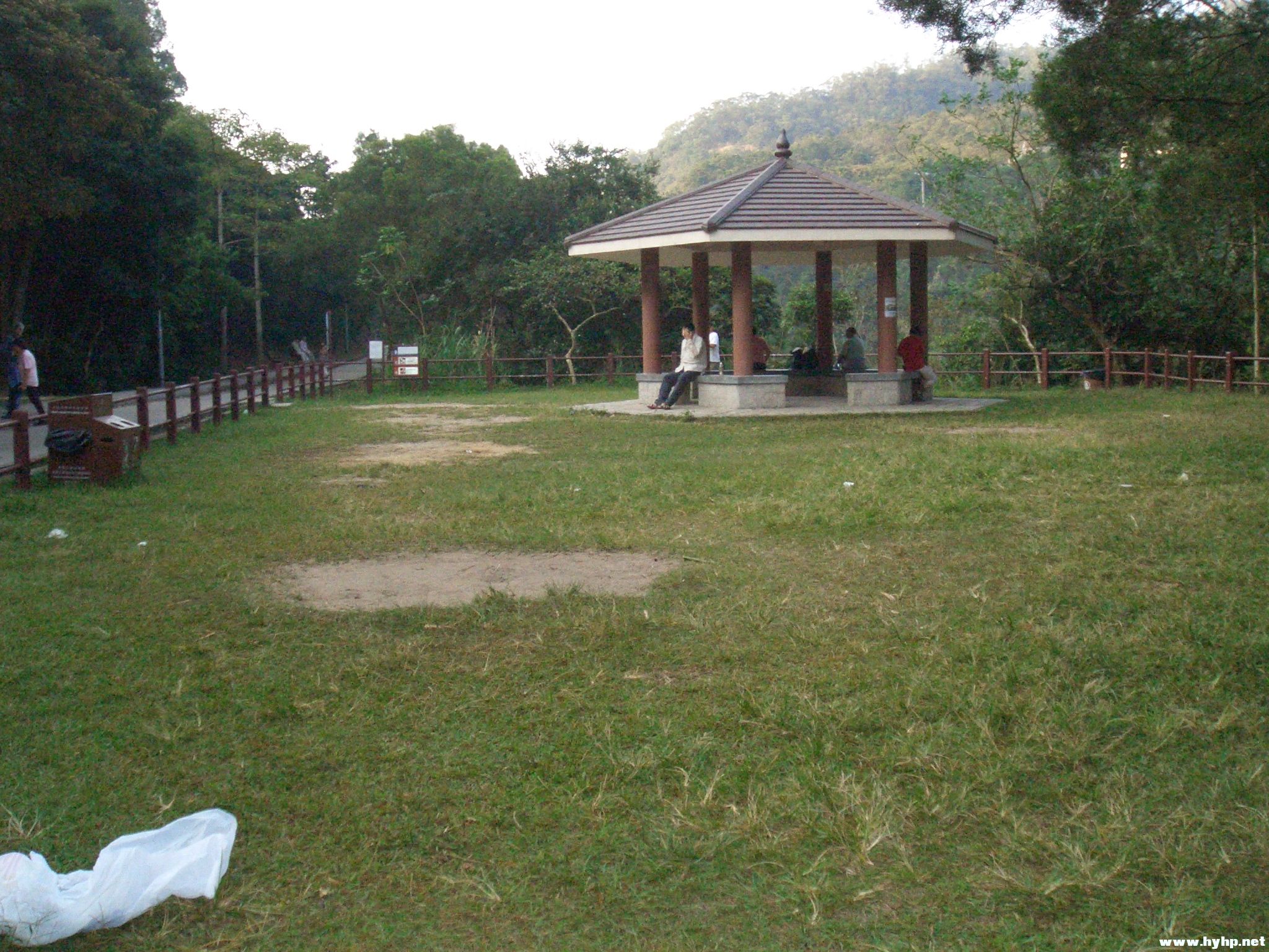 Ƭ 107.jpg