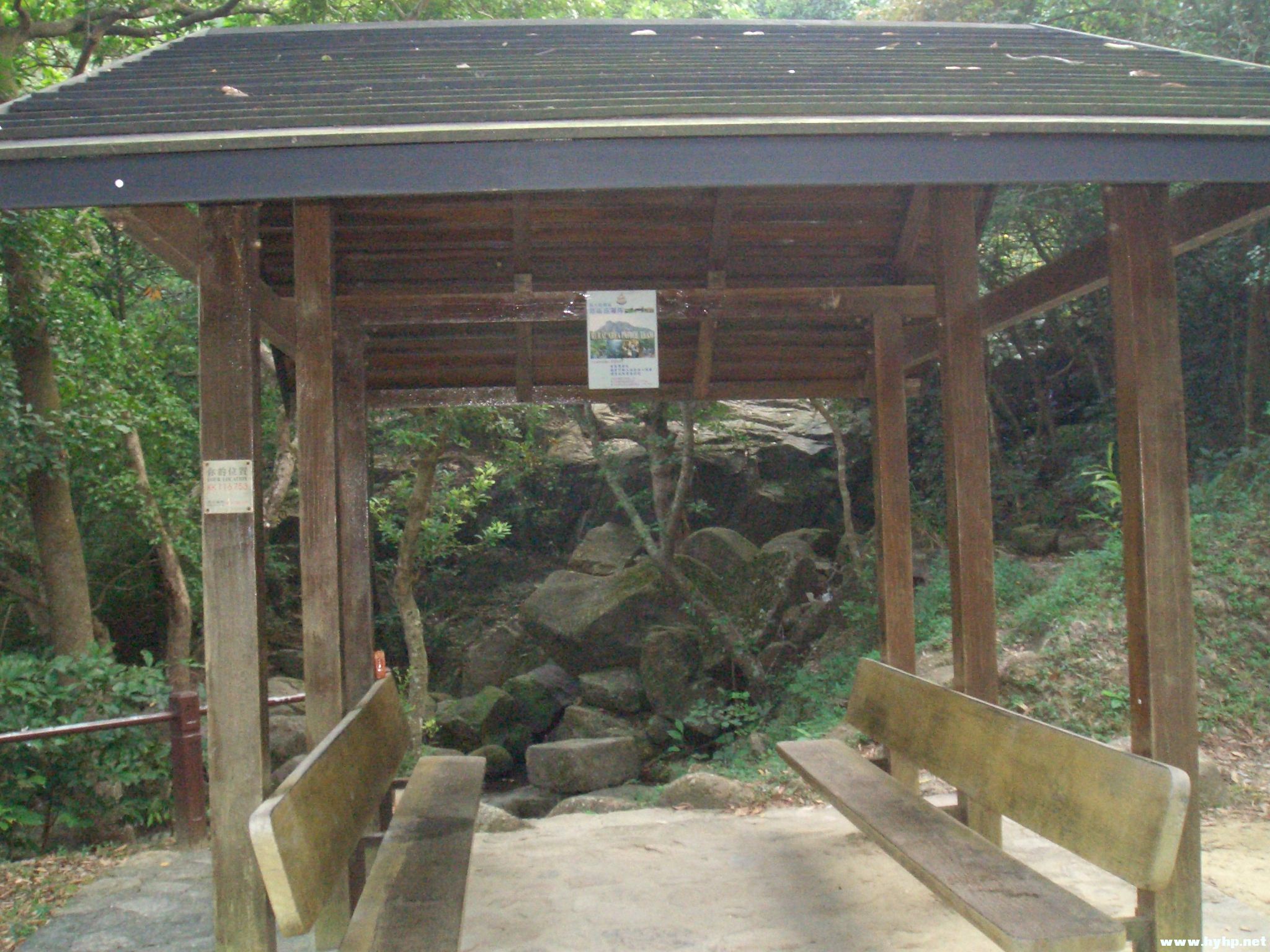 Ƭ 090.jpg