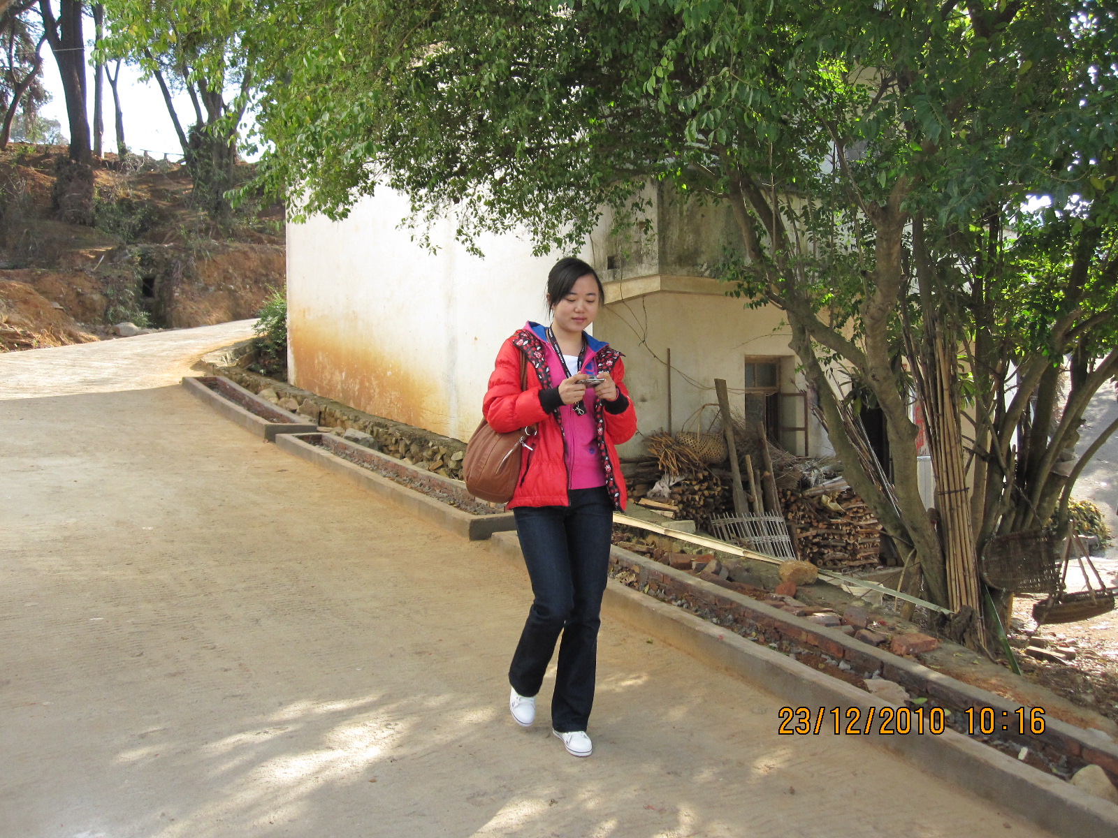 Ƭ 129.jpg